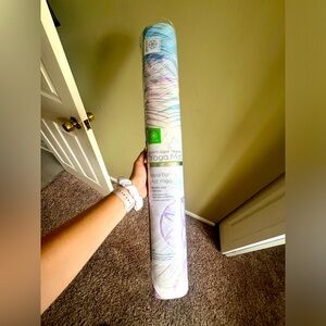 Gaiam Soft Grip Travel Yoga Mat new/never used. Ideal for hot yoga